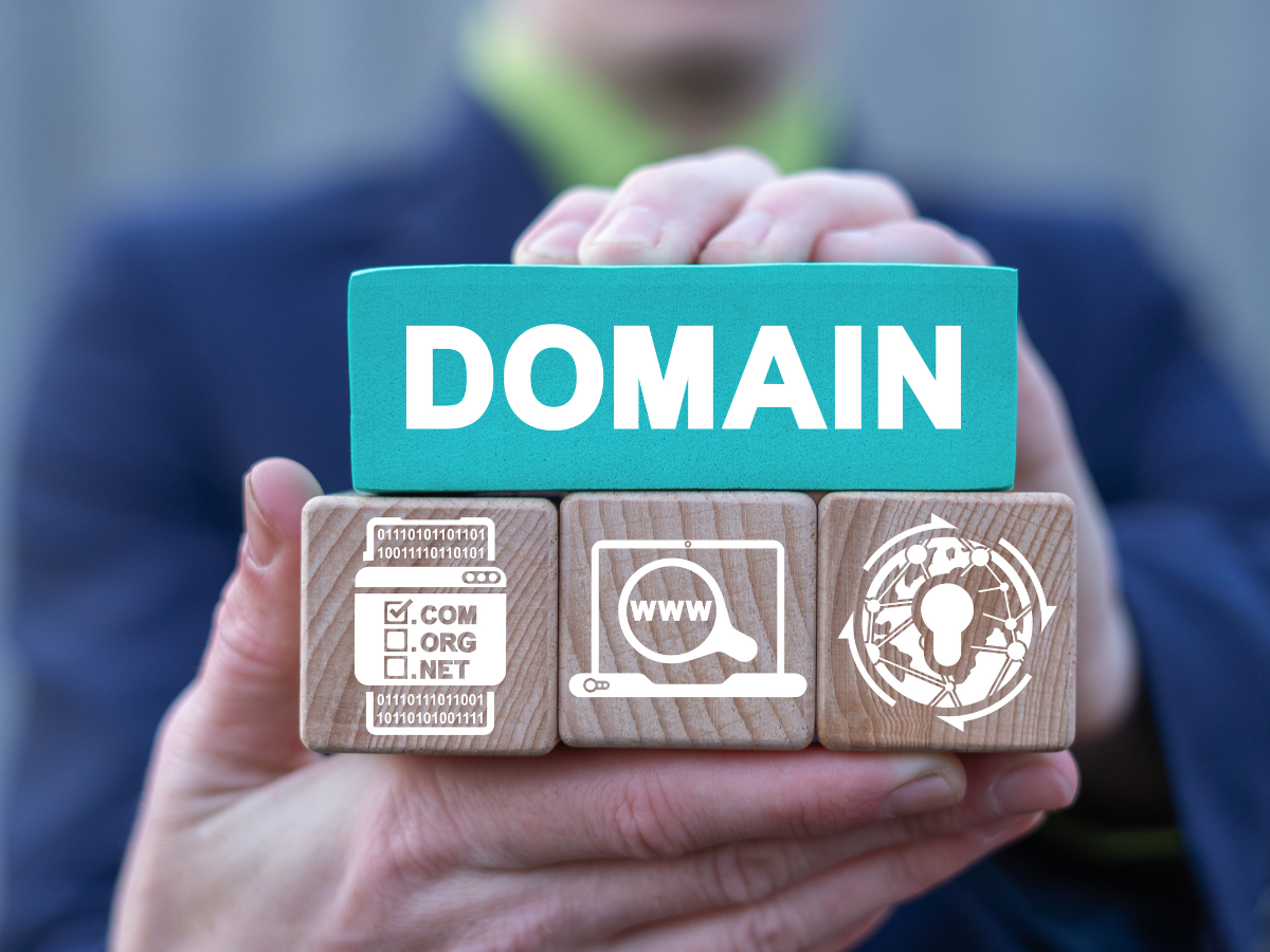 The Role of Domain Brokers in the Domain Investing Industry: How to Leverage Their Services